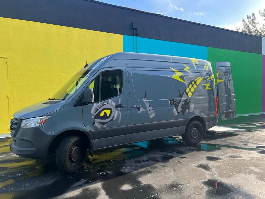 The Tail grip and lighting truck
