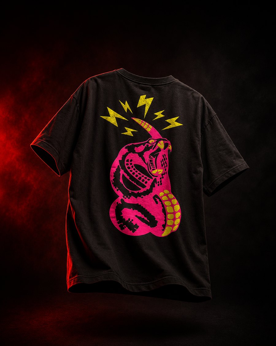 La Venom Tee, fotografiada